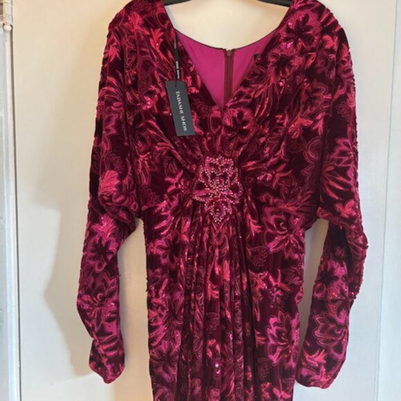 Elegant Tadashi Shoji Maxi Dress - Picture 1 of 4